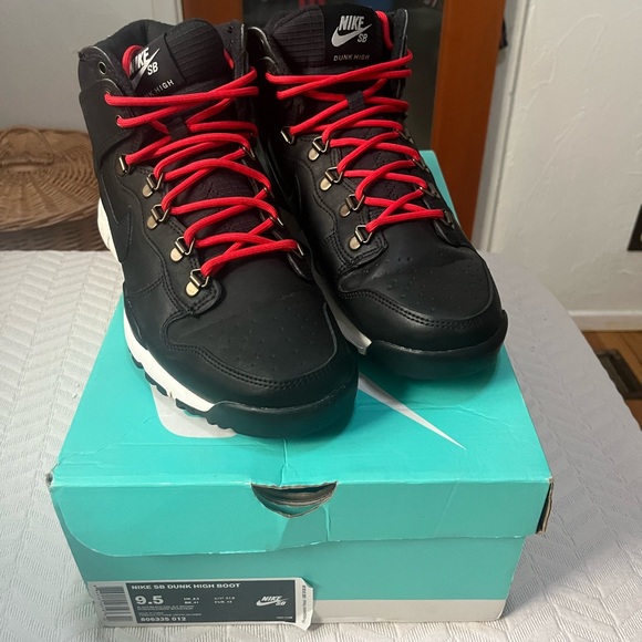 Nike SB Dunk High Boot - Picture 3 of 3